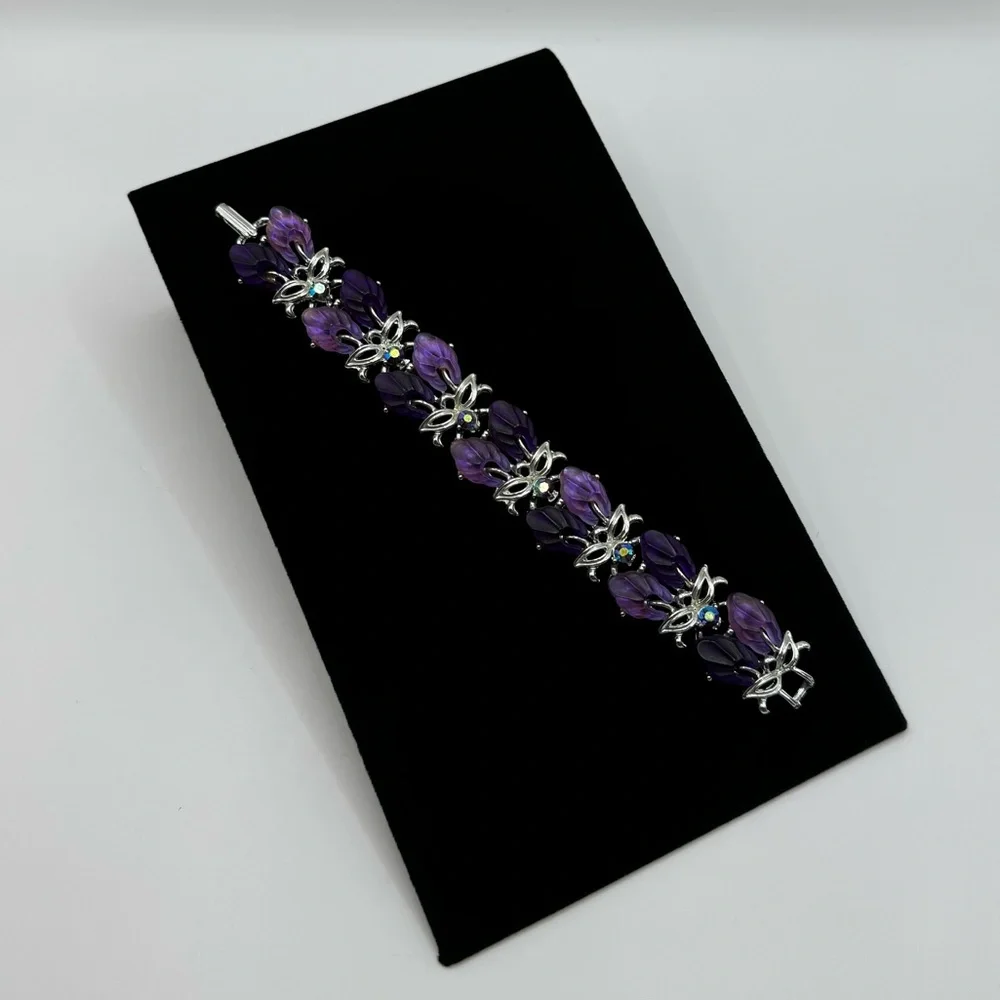 VINTAGE Molded Thermoset & Crystal Bracelet